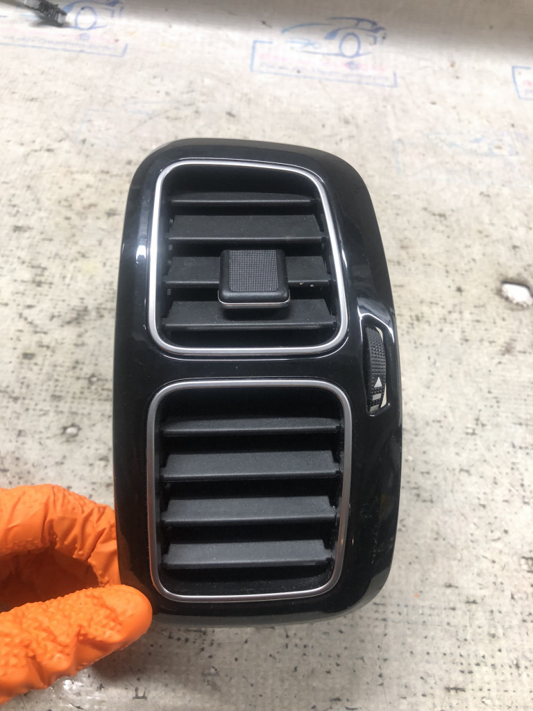 Grila ventilație dreapta Citroen C5 Aircross - Benzina 2018, 9817118477