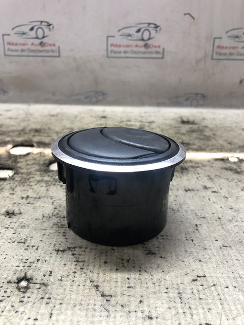 Grila ventilație dreapta Dacia Duster 2014