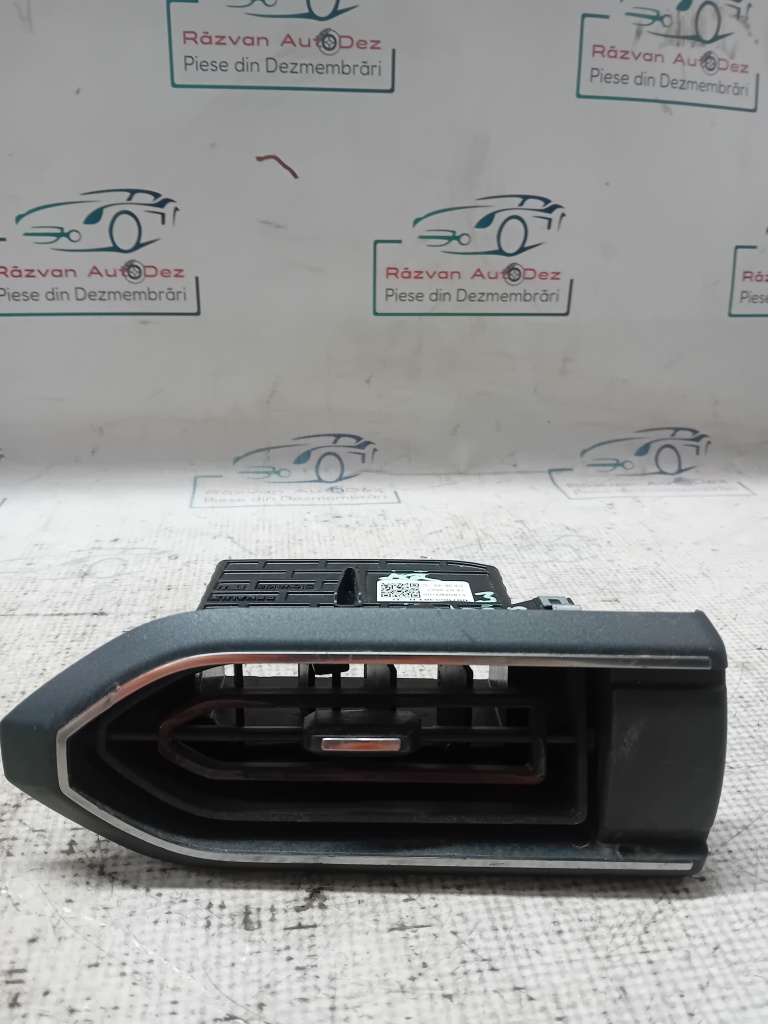 Grila ventilație dreapta Dacia Sandero 3 2022, 687605381R