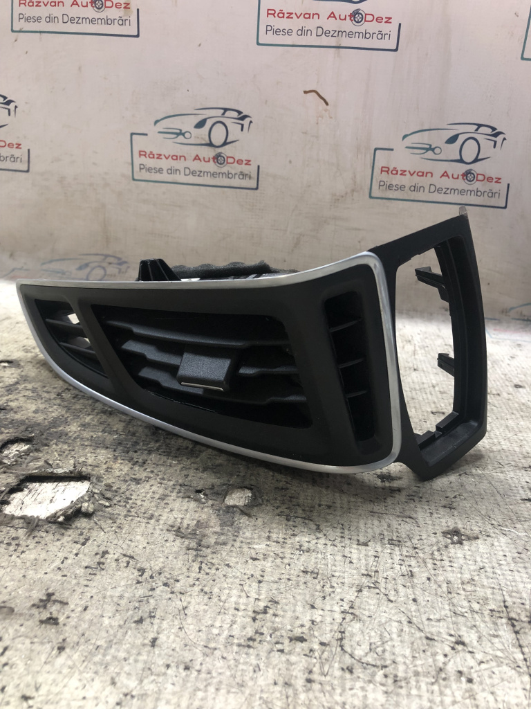 Grila ventilație dreapta Ford Focus 3 1.0 Benzina 2014