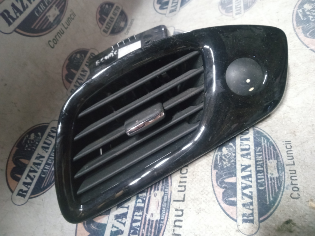 Grila ventilație dreapta Renault Grand Scenic 2014
