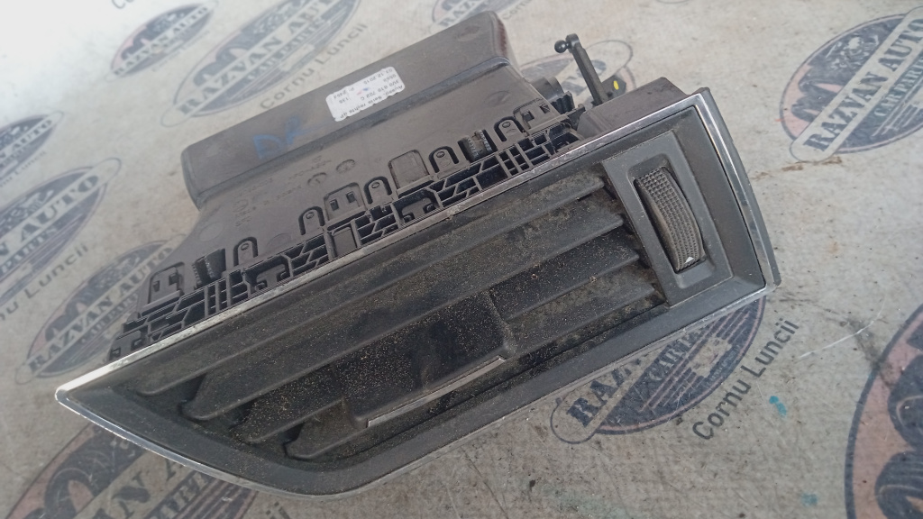 Grila ventilație dreapta Skoda Superb 3 2015, 3V0819702C