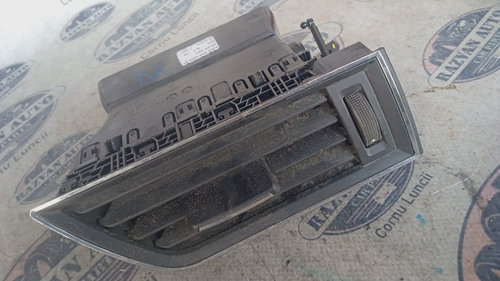 Grila ventilație dreapta Skoda Superb 3 2015, 3V0819702C