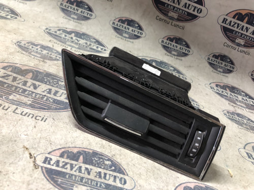 Grila ventilație dreapta Skoda Superb 3 2016