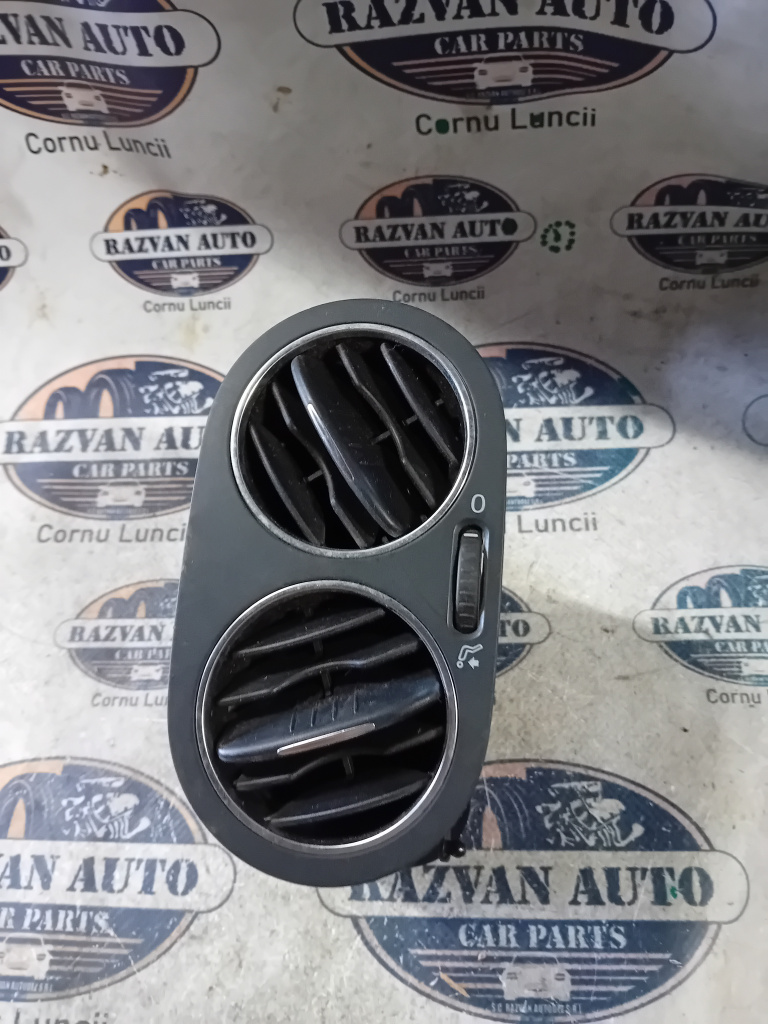 Grila ventilație dreapta Volkswagen Golf 6 Plus 2009