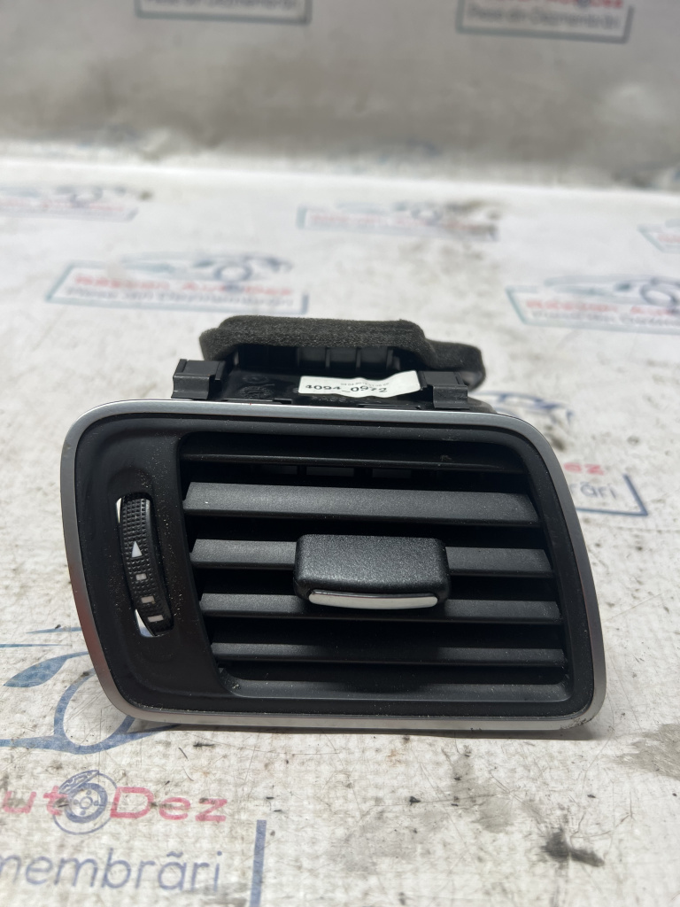 Grila ventilație dreapta Volkswagen Passat CC 2014