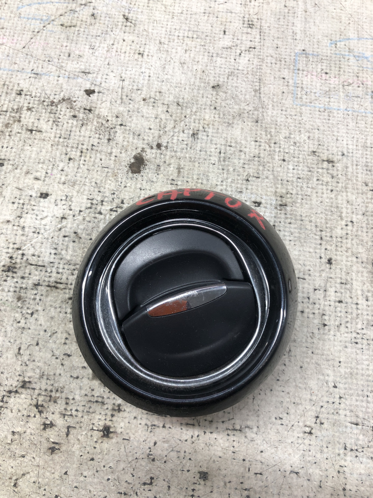 Grila ventilație Renault Captur 1.5 Motorina 2014, 687606325R