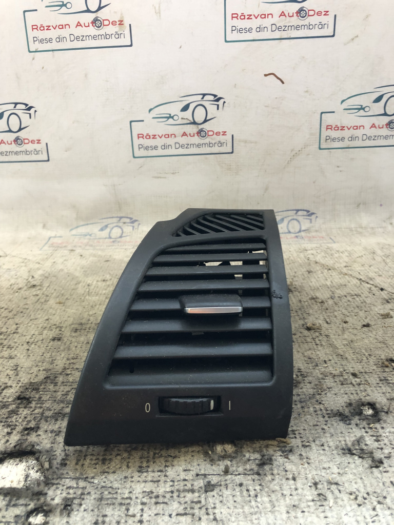 Grila ventilație stânga BMW 118 2008