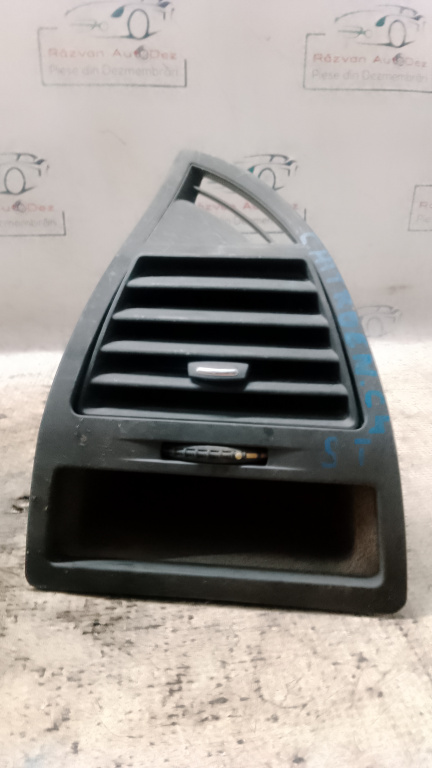 Grila ventilație stânga Citroen C4 2010