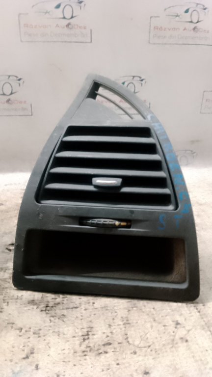 Grila ventilație stânga Citroen C4 2010