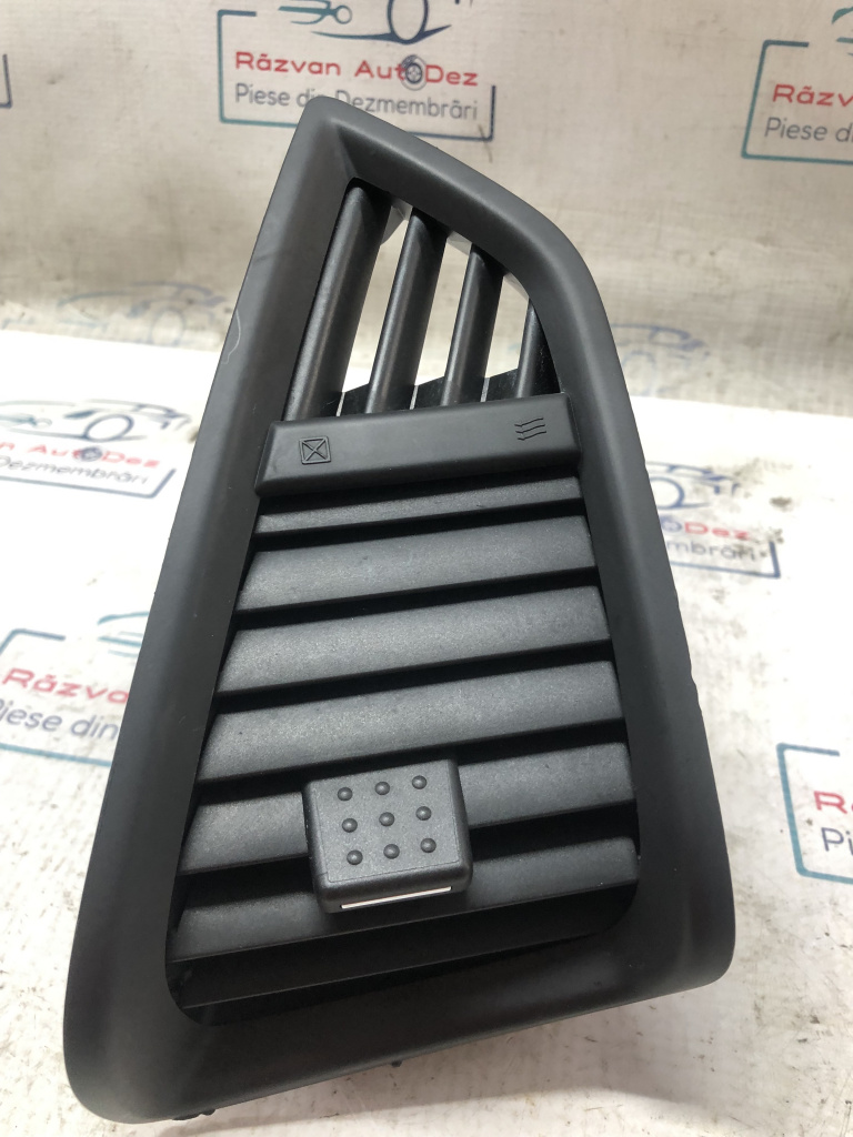 Grila ventilație stânga Ford Ecosport 1.0 Benzina 2019, GN15N018B09