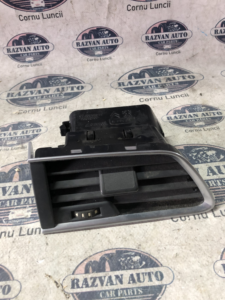 Grila ventilație stânga Peugeot 508 2012