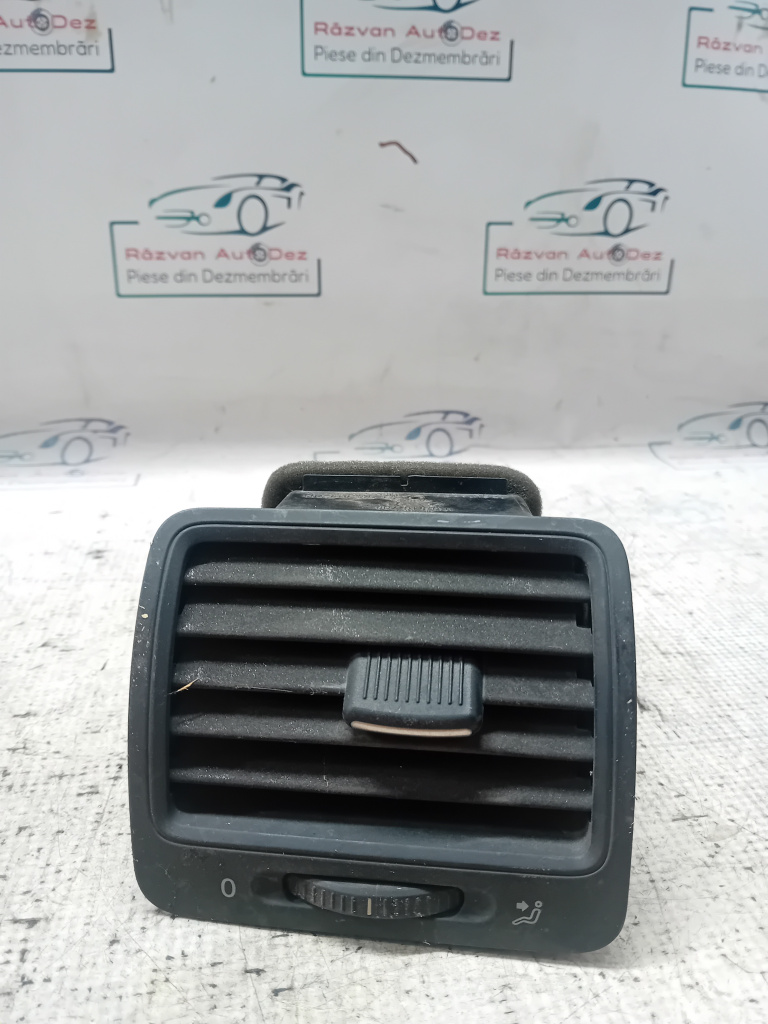 Grila ventilație stânga Volkswagen Golf 5 2004