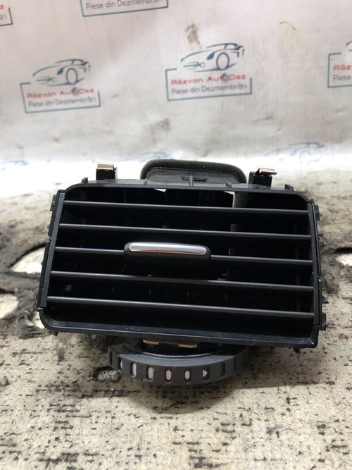 Grila ventilație stânga Volkswagen Touareg 3.0 Motorina 2013
