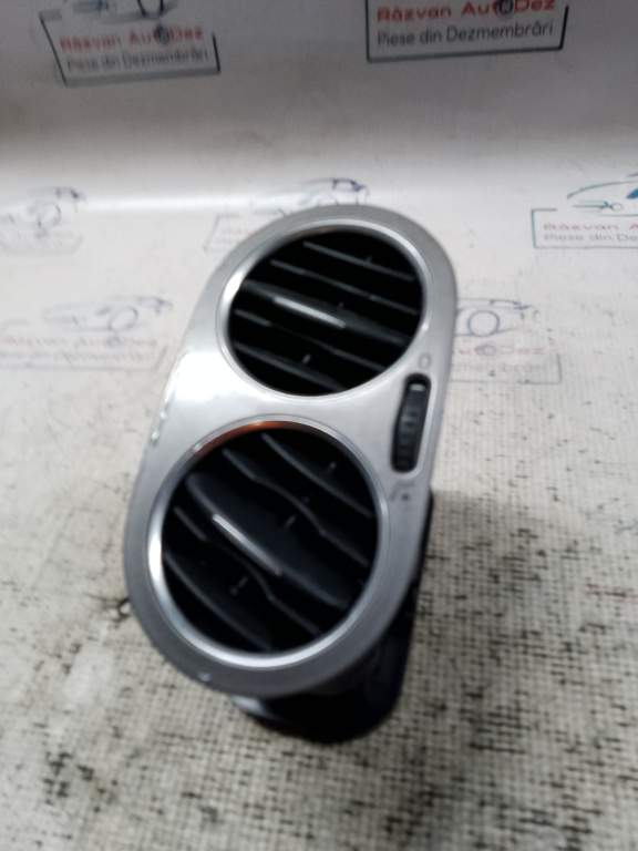 Grila ventilație Volkswagen Tiguan 2008, 5N0819710