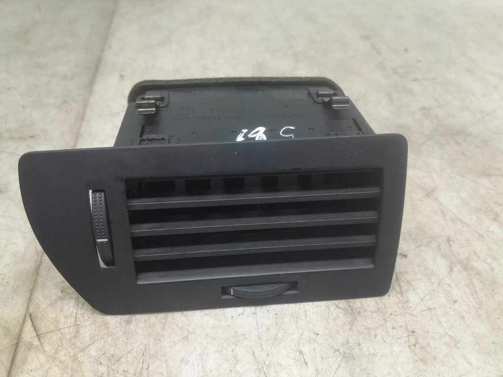 Grila ventilatie 24465728 Opel Astra H [2004 - 2007] 1.7 cdti Z17DTH