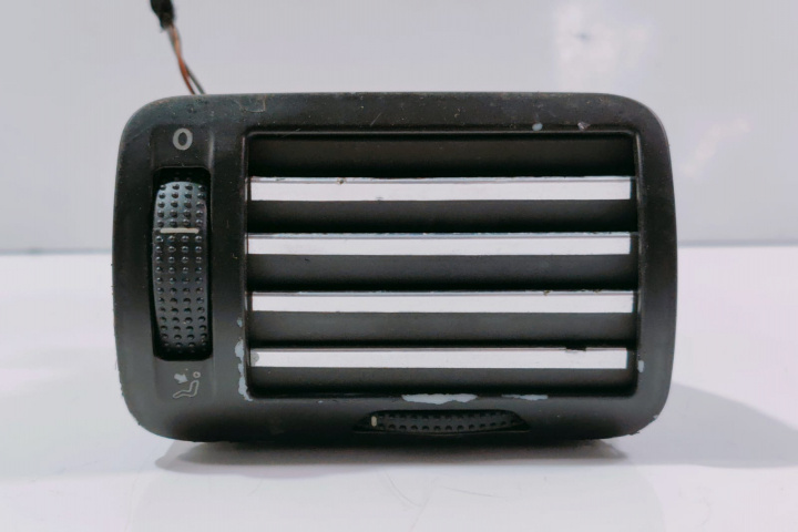 Grila Ventilatie 3B0819704D Volkswagen VW Passat B5.5 [facelift] [2000 - 2005]
