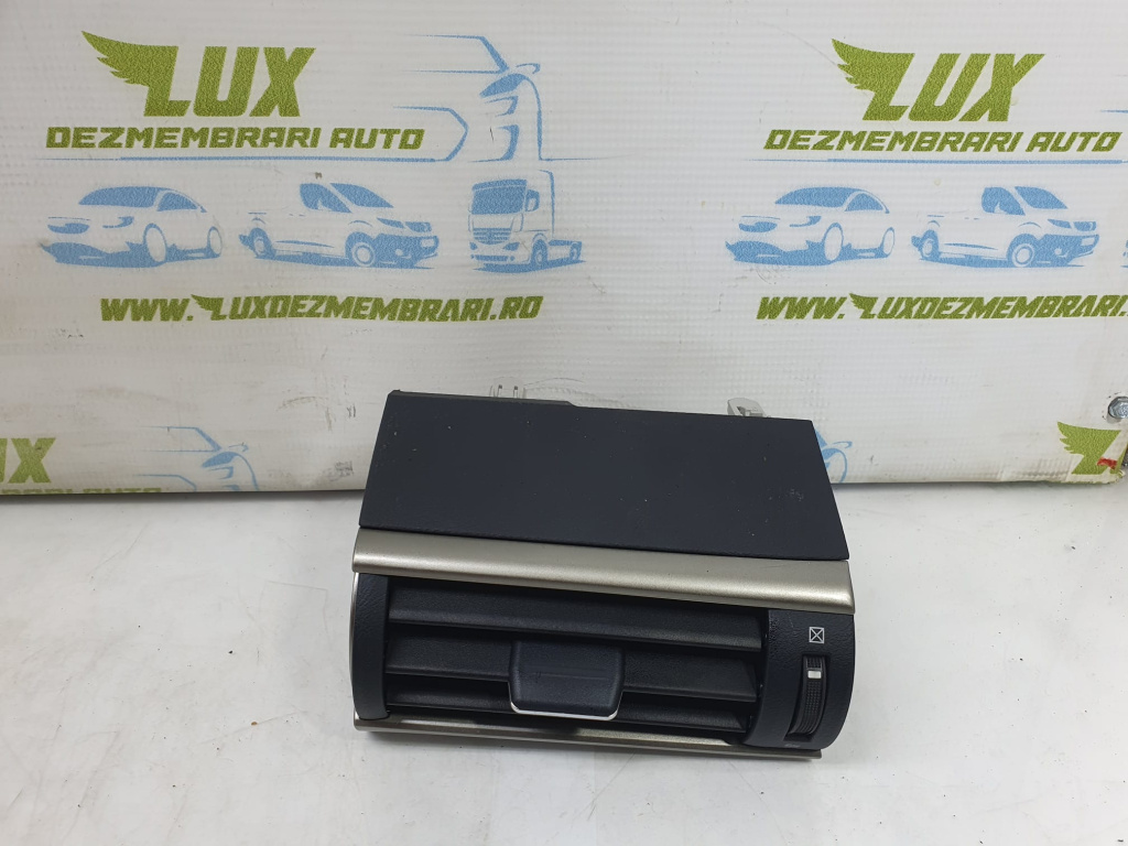 Grila ventilatie 55660-53130 Lexus IS XE30 [facelift] [2016 - 2020] 300H Hybrid 2.5 2AR-FSE