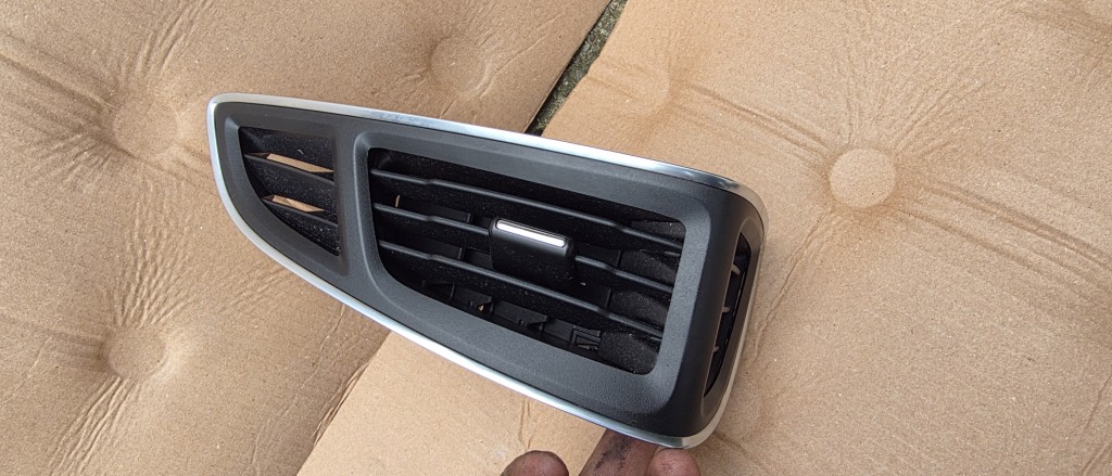Grila ventilatie aer bord dreapta Ford Focus 3 2011 2012 2013 2014 2015 2016