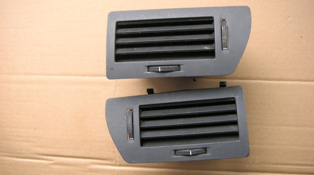 Grila ventilatie aer bord Opel Astra H (2004-2009) cod 24465728, 24465728, 330188061
