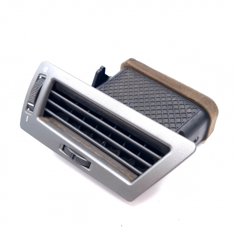 Grila Ventilatie Aer Din Bord Bmw 7 (E65, E66, E67) 2001-2008 740 D M67 D39 (398D1) Motorina Dreapta 8223334, 64228223334, 14121810, 04536001, 04536000