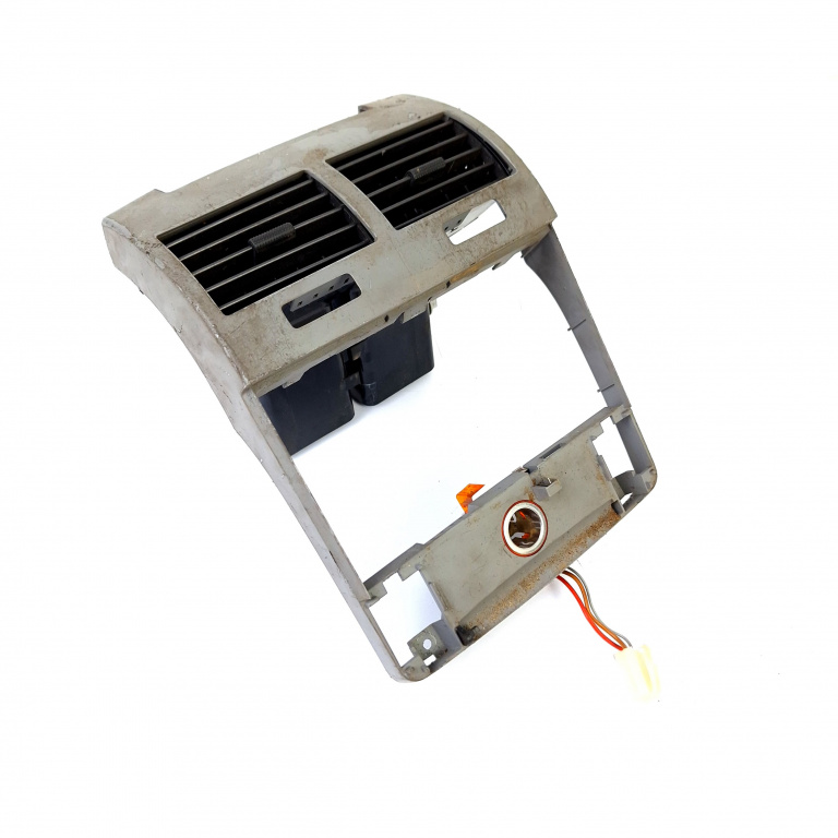 Grila Ventilatie Aer Din Bord Vw Phaeton (3D) 2002-2016 Centru 3D0819203E, 3D0 819 203 E, 3D0819203, S9940518A, S99 405 18A, S9941018A, S99 410 18A, S9940011E, S99 400 11E Trw