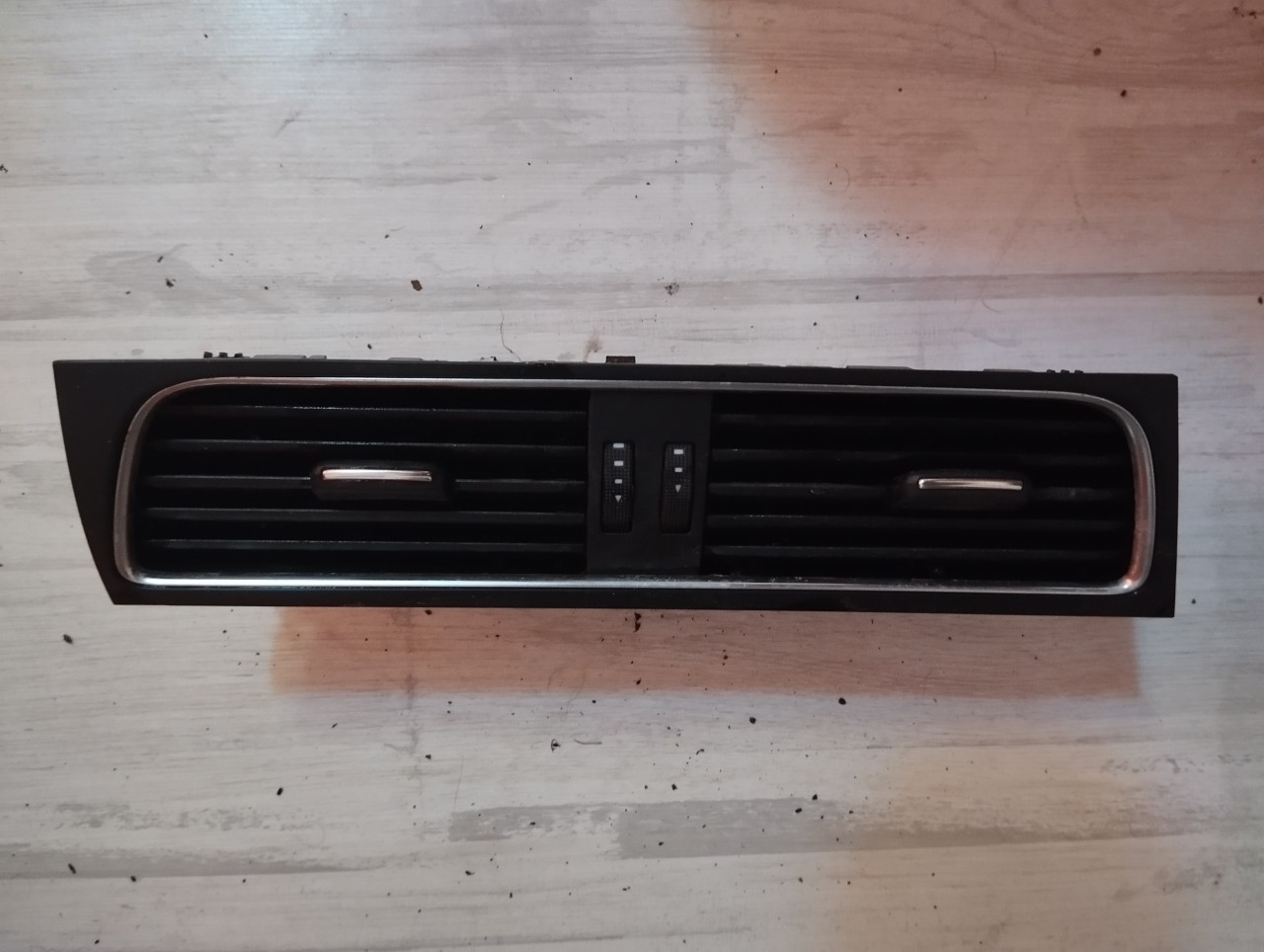 Grila ventilatie Audi A4B8