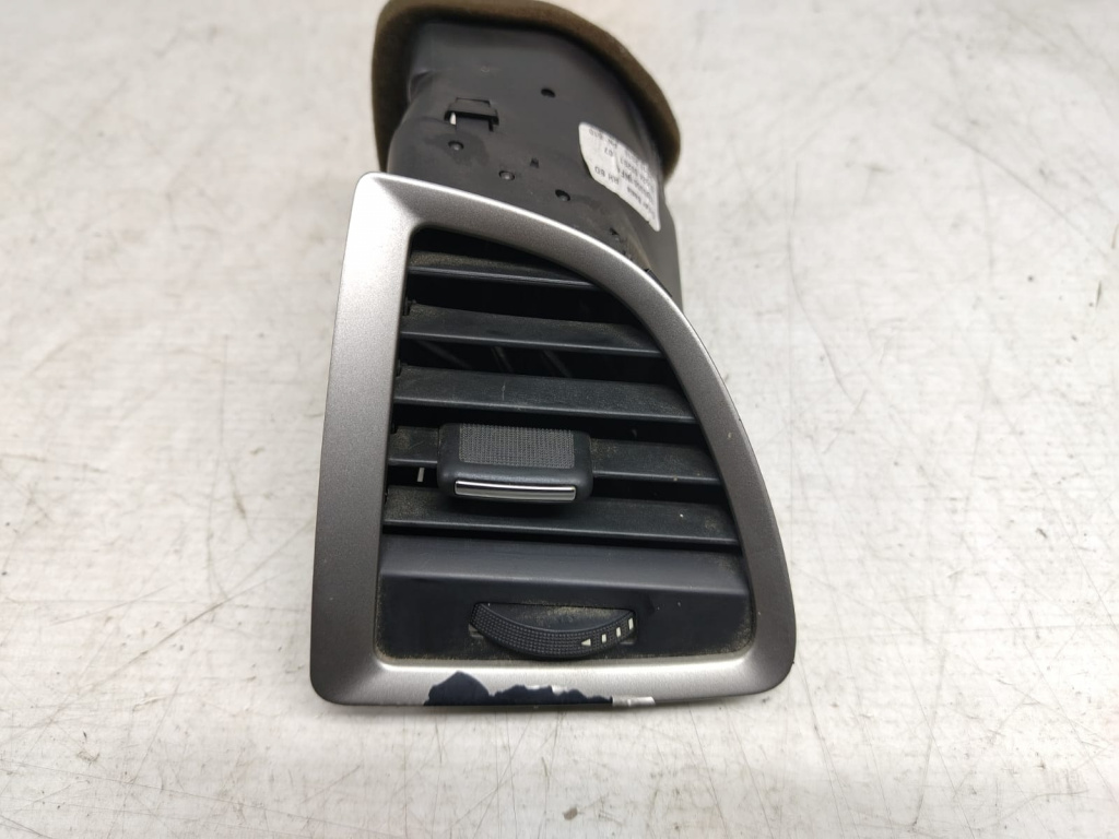 Grila ventilatie bord 13261540RH Opel Astra J [2009 - 2012]