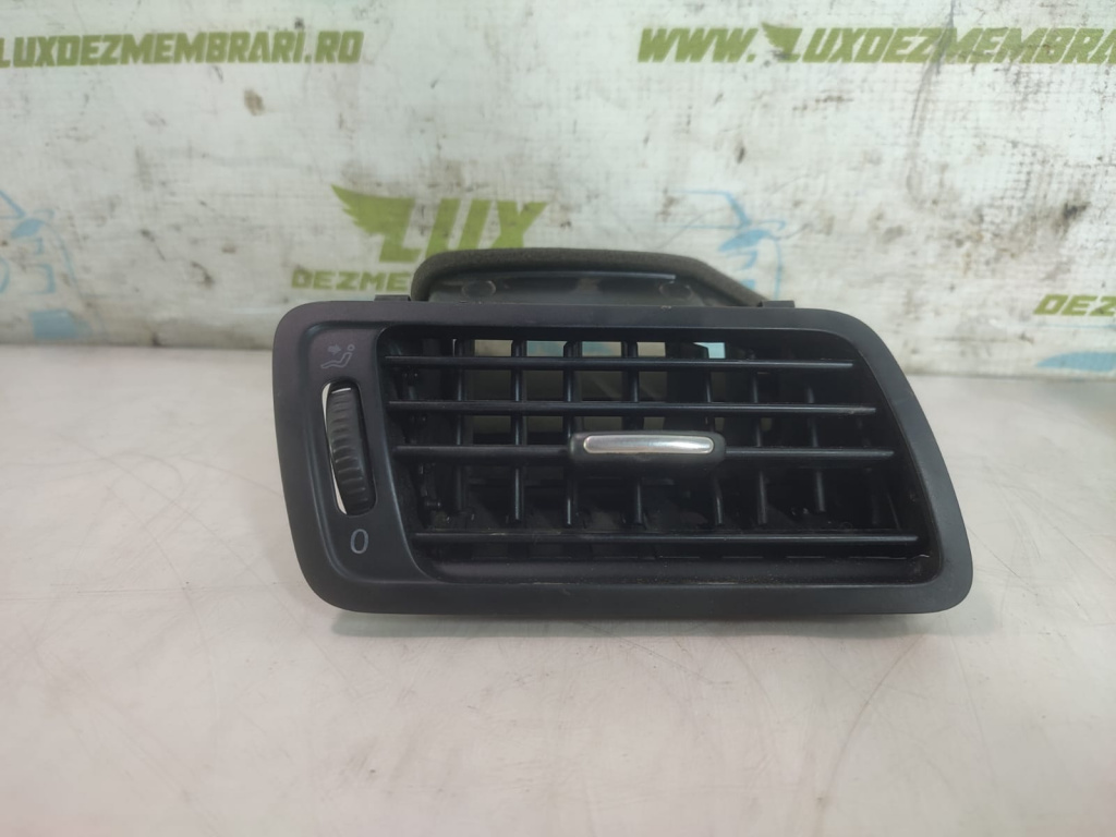 Grila ventilatie bord 3c1819702f Volkswagen VW Passat B6 [2005 - 2010] 2.0 tdi cbdc