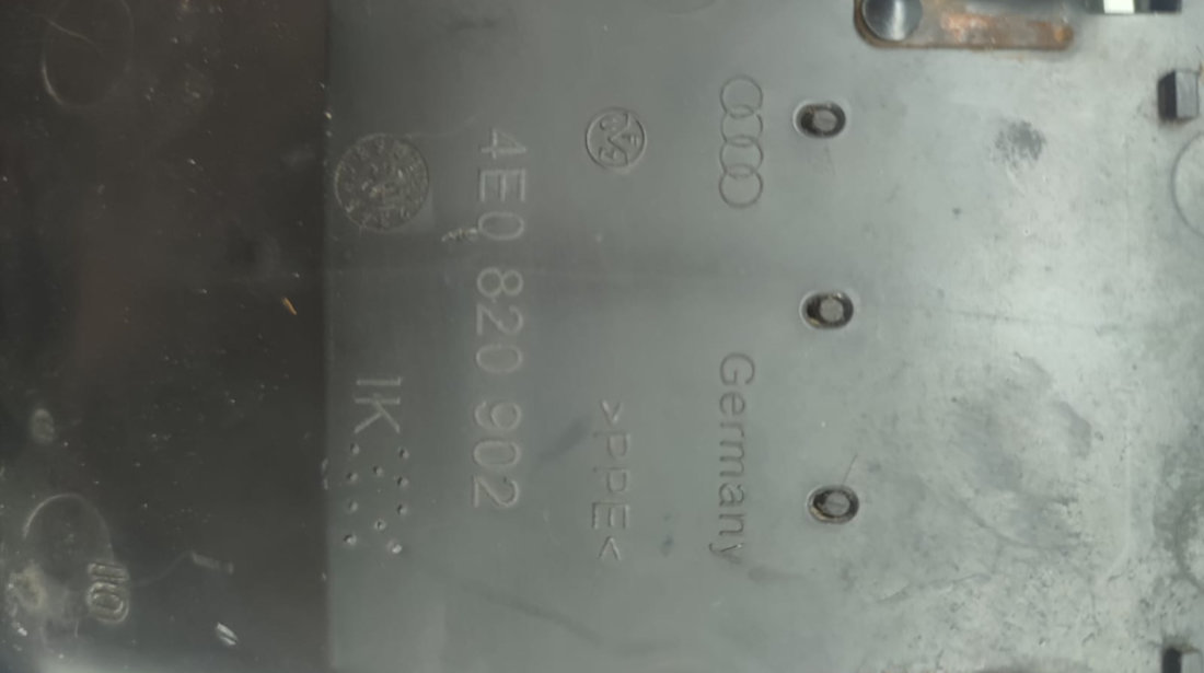Grila ventilatie bord 4e0820902 Audi A8 D3/4E [2002 - 2005]