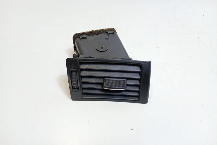 Grila ventilatie bord 8E0820902F Audi A4 B7 [2004 - 2008]