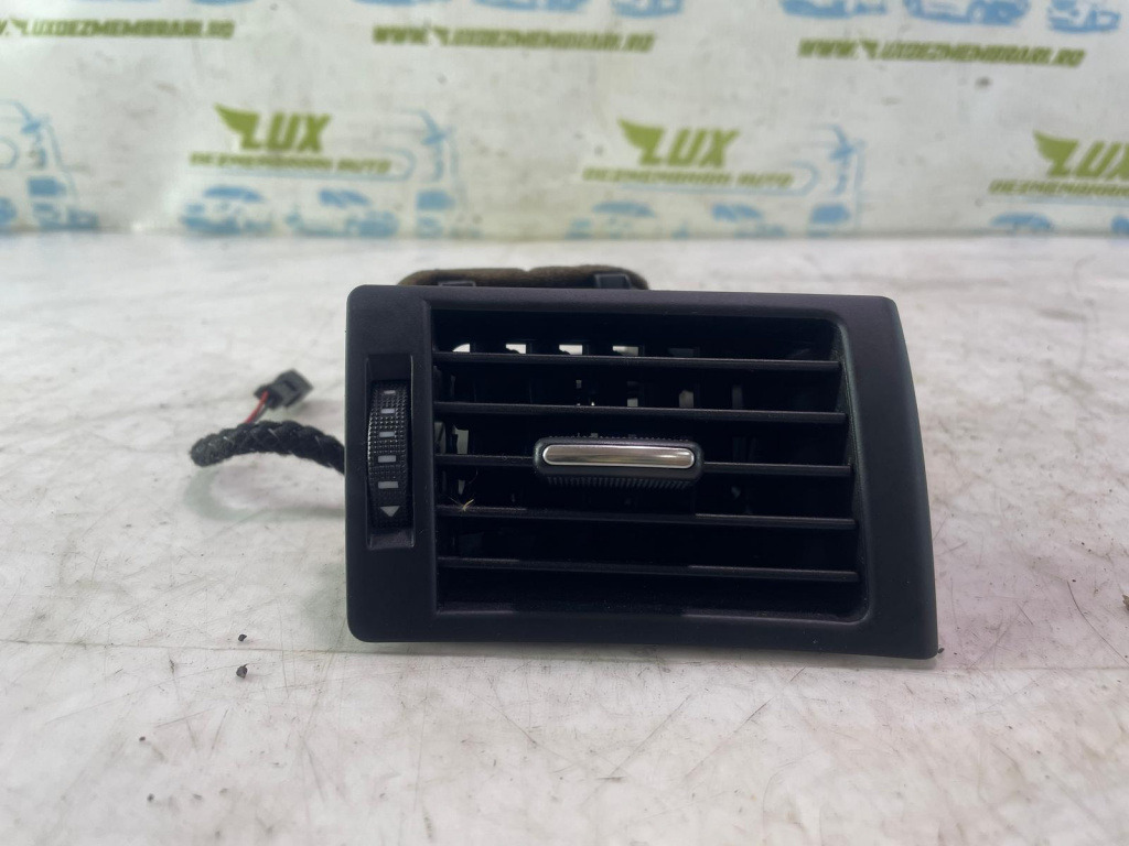 Grila ventilatie bord 8e0820902f Audi A4 B7 [2004 - 2008] 2.0 tdi BPW