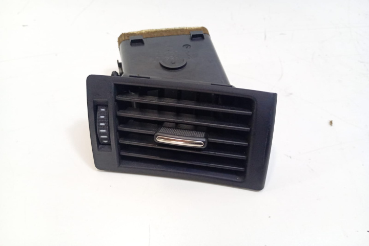 Grila ventilatie bord 8E0820902F Audi A4 B7 [2004 - 2008]