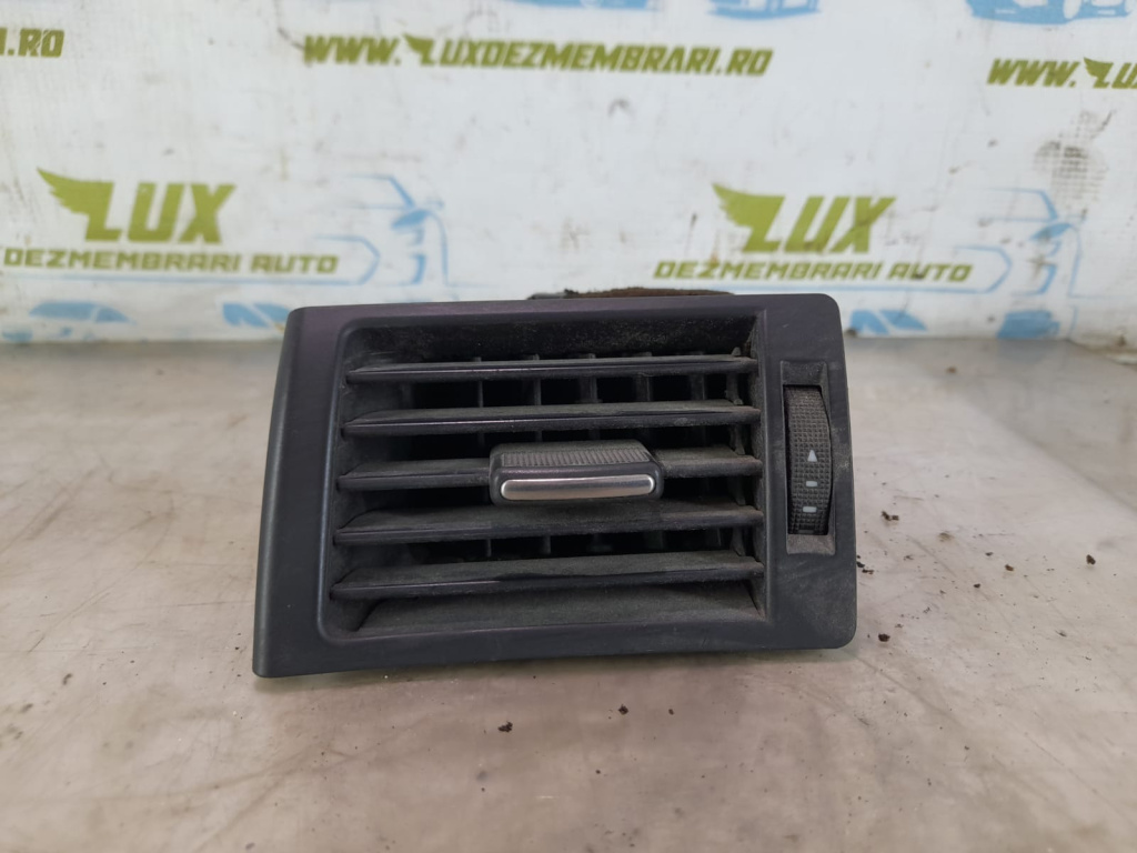 Grila ventilatie bord 8E0920901F 2.0 tdi BLB Audi A4 B7 [2004 - 2008] 2.0 tdi BLB