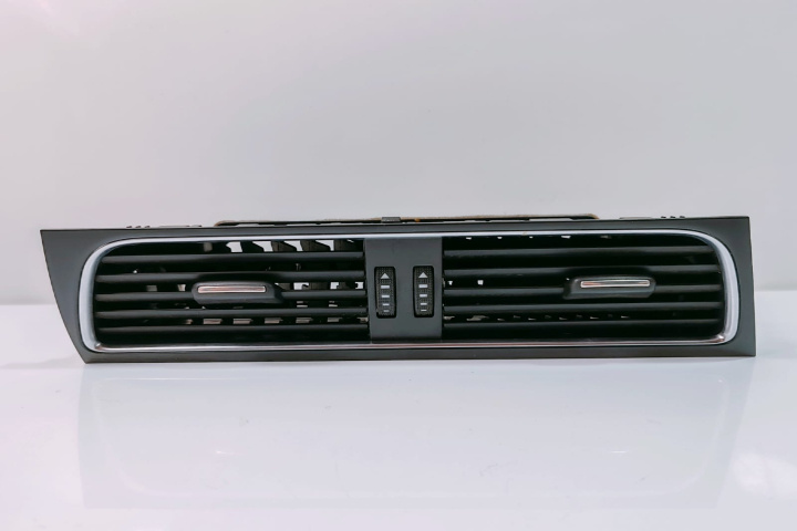 Grila ventilatie bord 8T1820951B Audi A4 B8/8K [2007 - 2011]