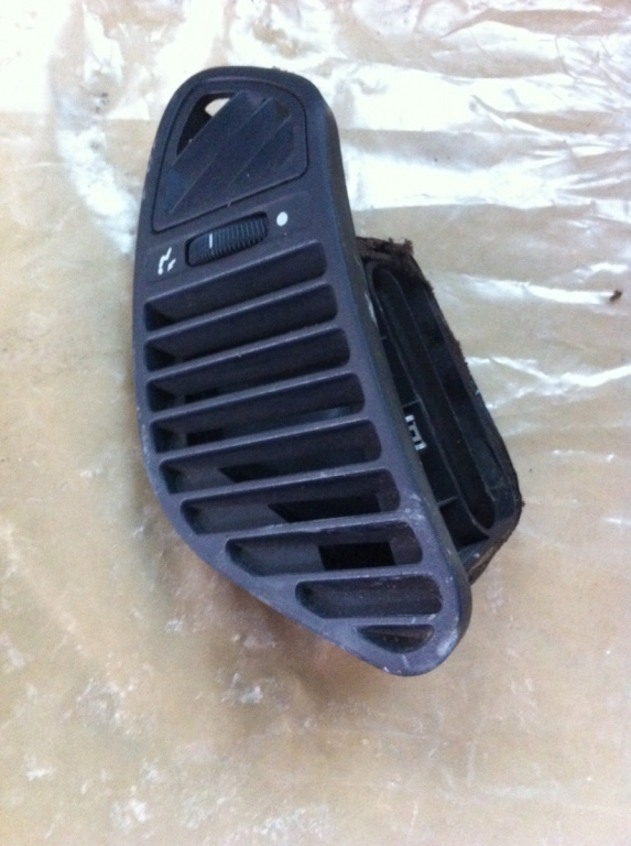 Grila ventilatie bord Alfa Romeo 156 932 [1997 - 2007] Sedan 2.4 JTD MT (136 hp)
