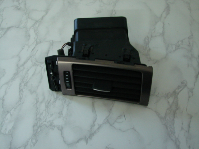 Grila ventilatie bord Audi A6 4B/C5 [1997 - 2001] Sedan 2.8 MT quattro (193 hp)