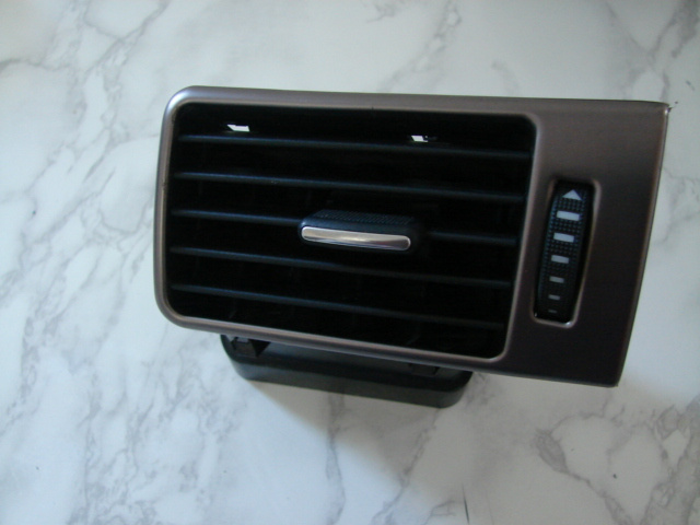 Grila ventilatie bord Audi A6 4B/C5 [1997 - 2001] Sedan 2.8 MT quattro (193 hp)