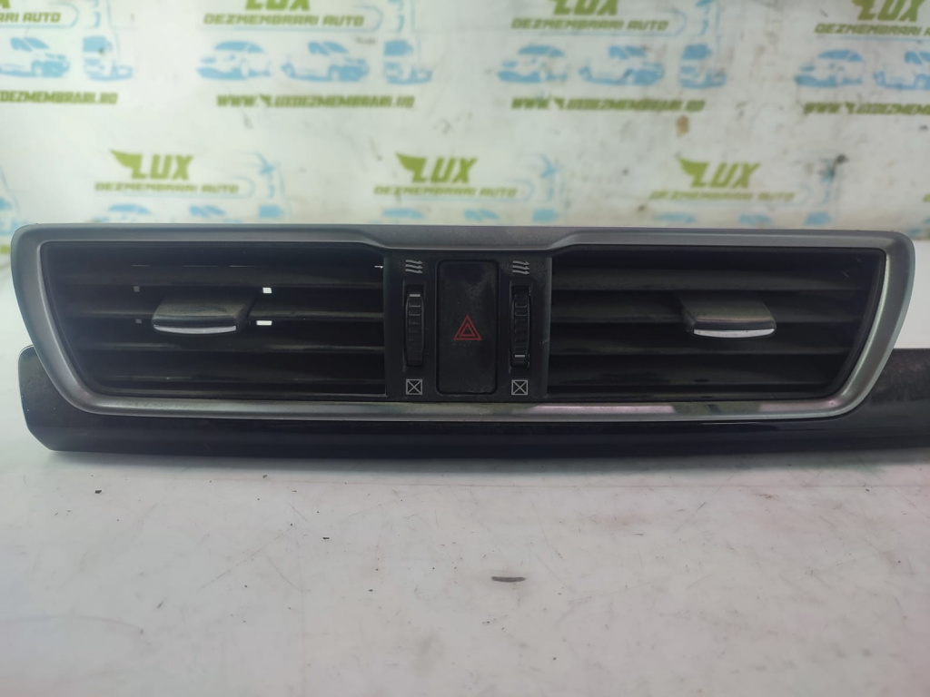 Grila ventilatie bord BHN16491X Mazda 3 BM [2013 - 2016] 2.2 d SH