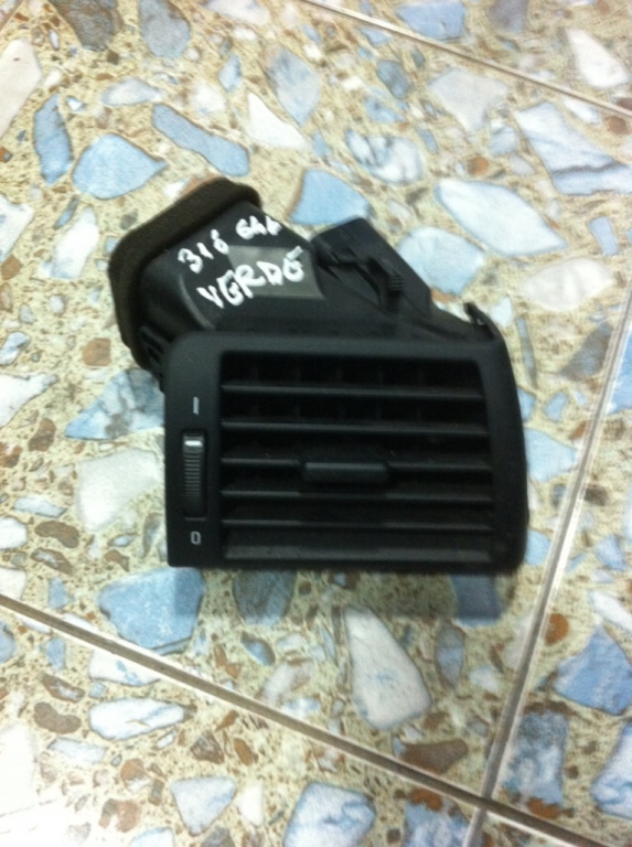 Grila ventilatie bord BMW 3 Series E46 [1997 - 2003] Sedan 4-usi 316i MT (105 hp) SE 1.9