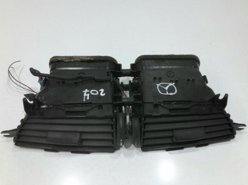 Grila ventilatie bord centrala a2048308454 Mercedes-Benz C-Class W204/S204/C204 [facelift] [2011 - 2015]