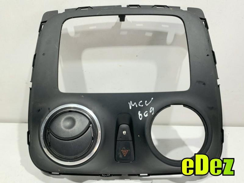 Grila ventilatie bord centrala Dacia Logan 2 (2012-2017) 682601926R