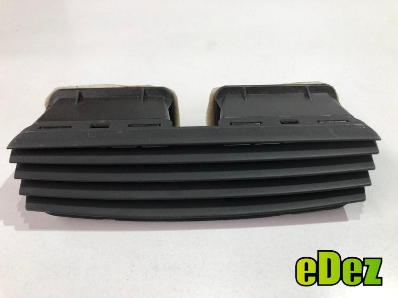 Grila ventilatie bord centrala Mercedes S-Class (2005-2009) [W221] a2216890066
