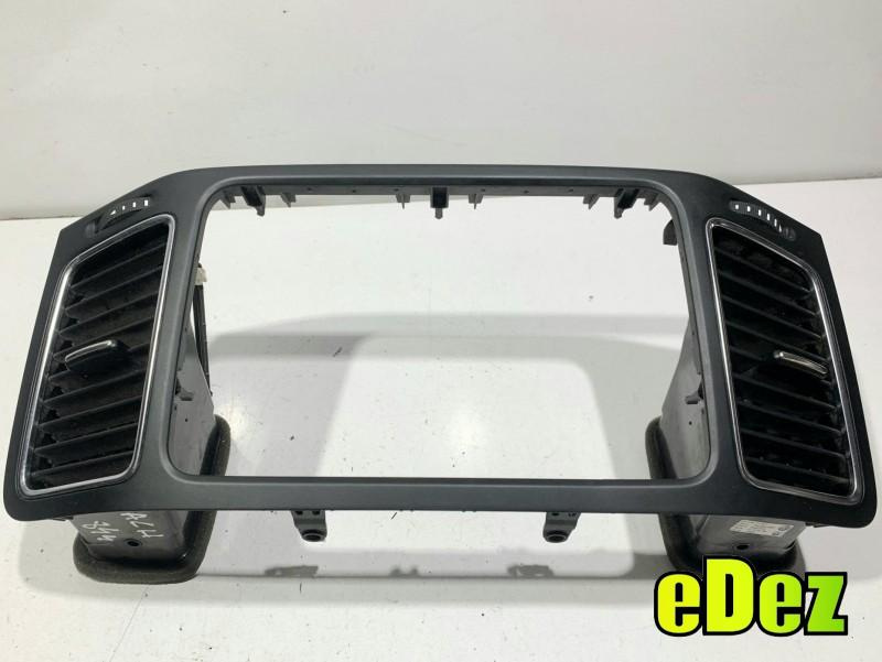 Grila ventilatie bord centrala Seat Alhambra 2 (2010-2015) 7N0858069D