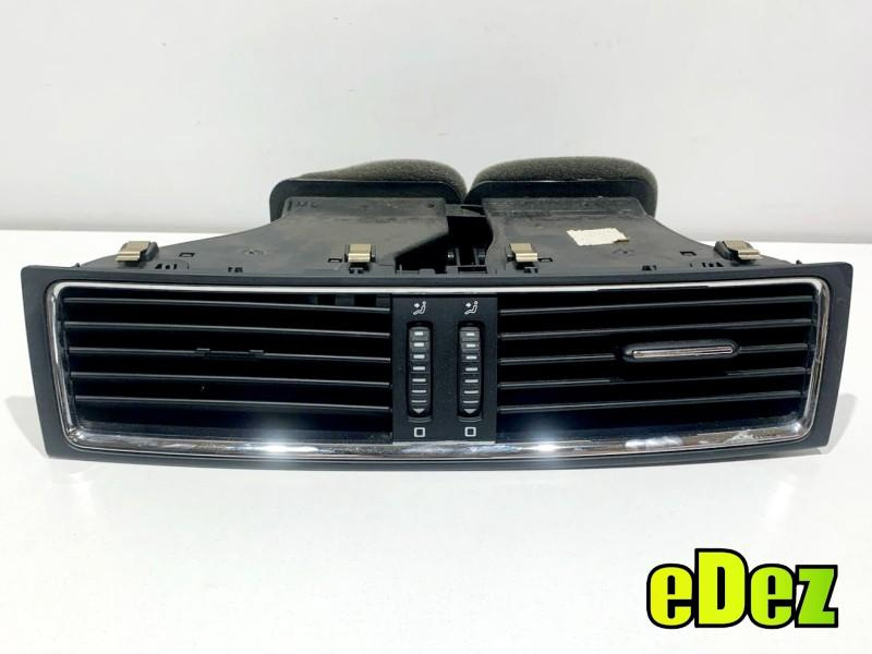 Grila ventilatie bord centrala Skoda Superb 2 (2008-2013) 3T0820951A
