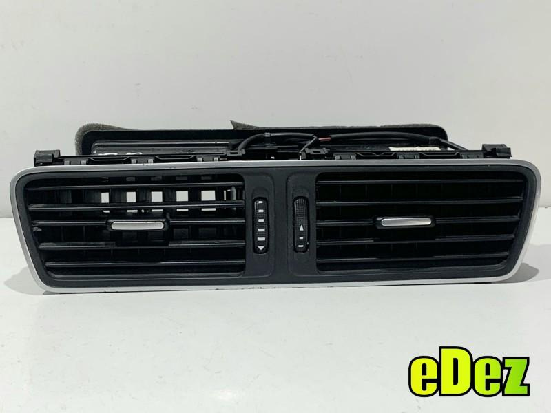 Grila ventilatie bord centrala Volkswagen Passat B7 (2010-2014) 3AB819728A