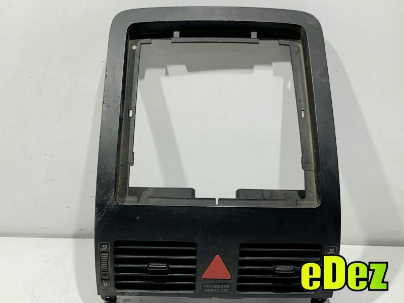 Grila ventilatie bord centrala Volkswagen Touran (2003-2006) 1T0919234A