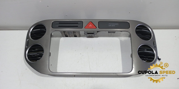 Grila ventilatie bord centru 5M0858071K Volkswagen VW Tiguan 5N [2007 - 2011]
