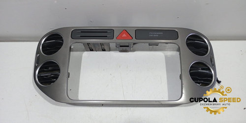 Grila ventilatie bord centru 5M0858071K Volkswagen VW Tiguan 5N [2007 - 2011]