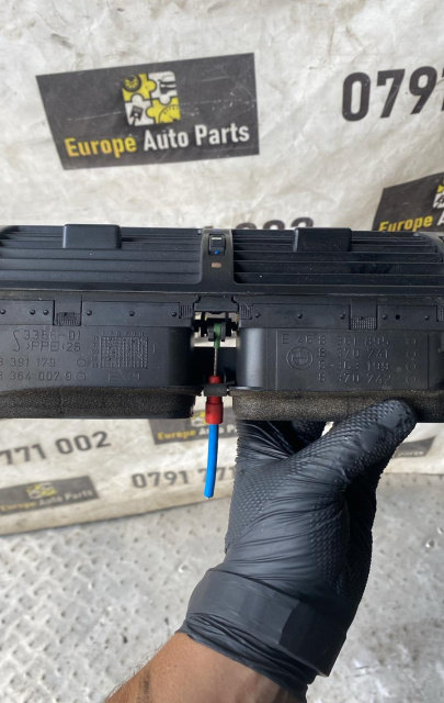 Grila ventilatie bord centru 8391179 BMW Seria 3 E46 [1997 - 2003] Touring wagon 320d MT (136 hp) BM...